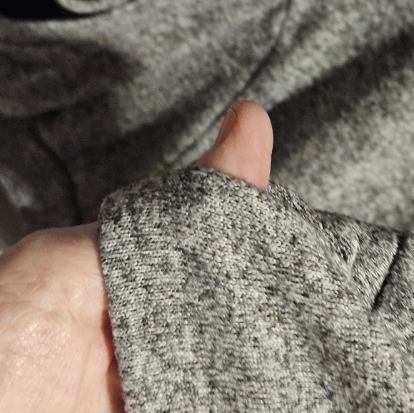 Old Navy Women's Sweatshirt Size XL - Picture 5 of 9